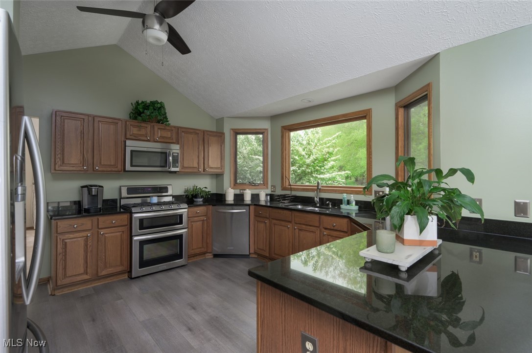 2943 Crown Pointe Drive, Stow, Ohio image 4