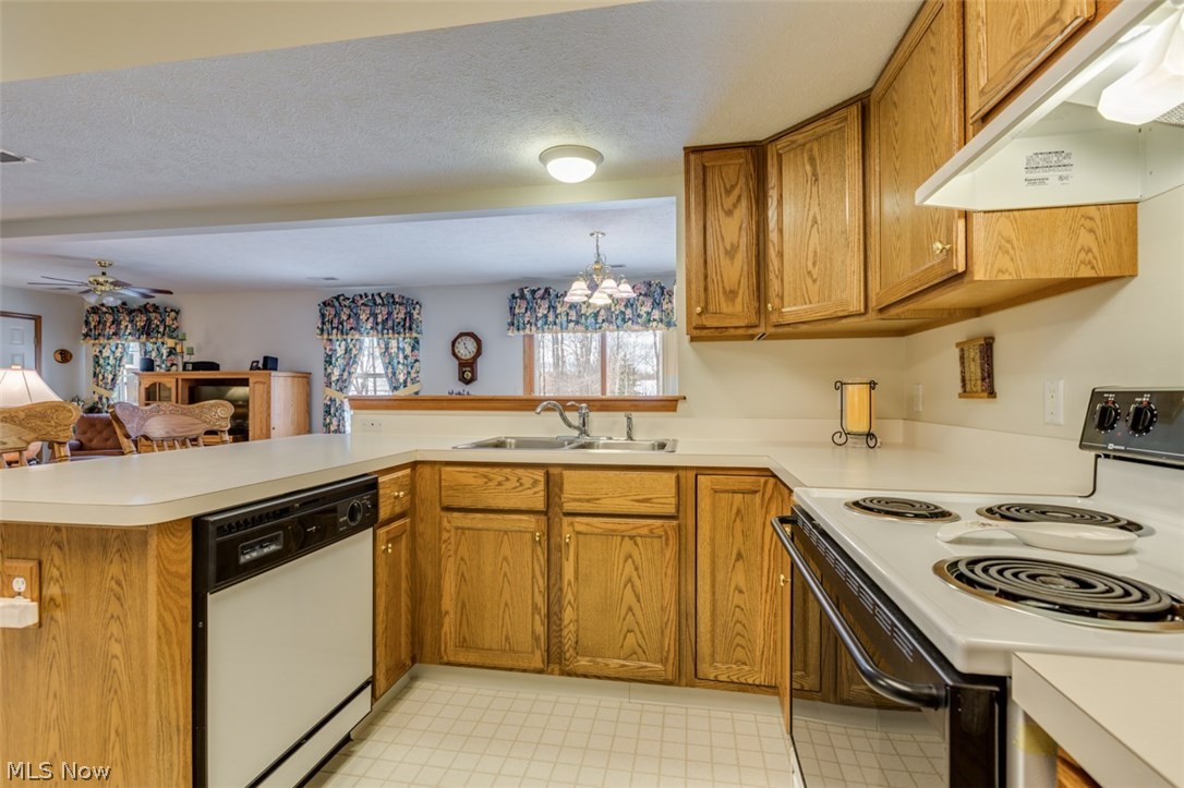 Hampton Bay Condos - Residential