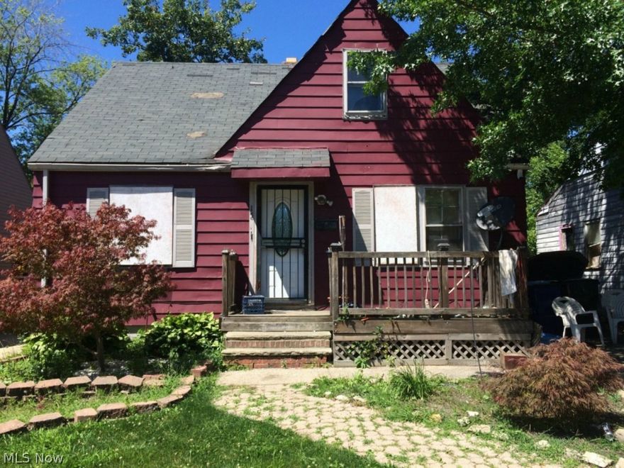 Nice 3 Bedroom Bungalow. Home needs work.  Sold as-is. Seller will make no repairs.