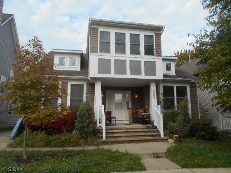 Dramatic Citirama 2006 Model. Hardwood floors, granite kit couners, master bed with vaulted ceiling and master bath with Jacuzzi tub. 2-car attached, patio to highlight property features. For Faster negotiations log into Listing Agents website & click on Submit a Bid to post offer summary.
See Broker Remarks.