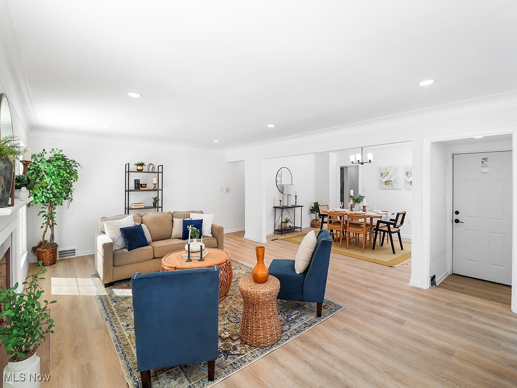 1036 Hereford Road, Cleveland Heights, Ohio image 3