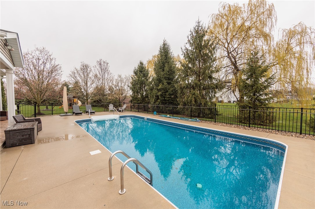 33720 N Fall Lake Drive, Avon, Ohio image 4