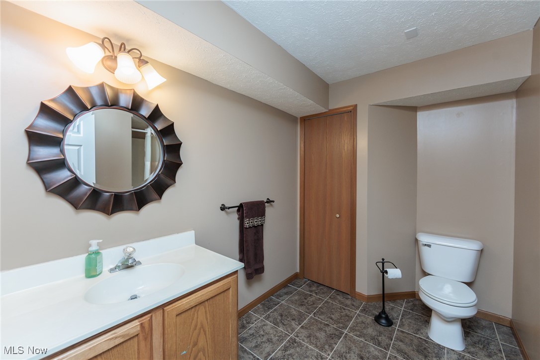 33720 N Fall Lake Drive, Avon, Ohio image 40