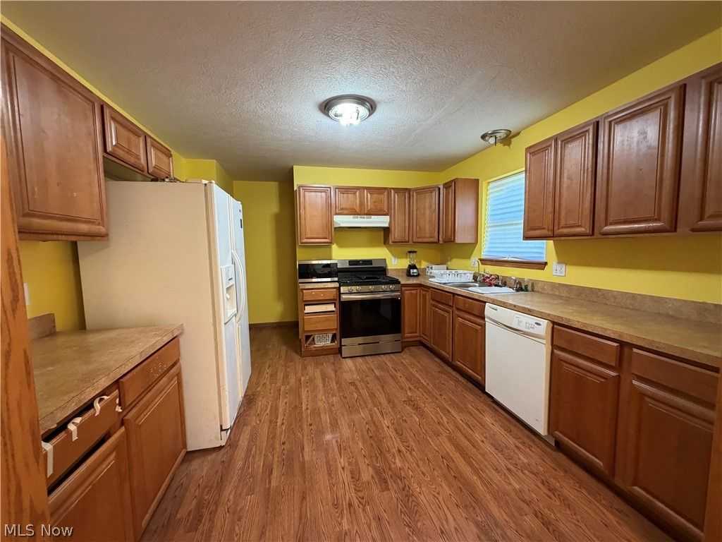 Photo of 1504 White Avenue, Akron, OH 44307 (MLS # 5209493)