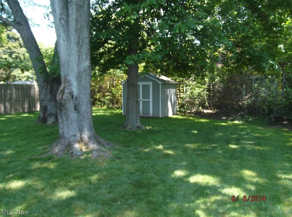 Kew Gardens 03 - Residential