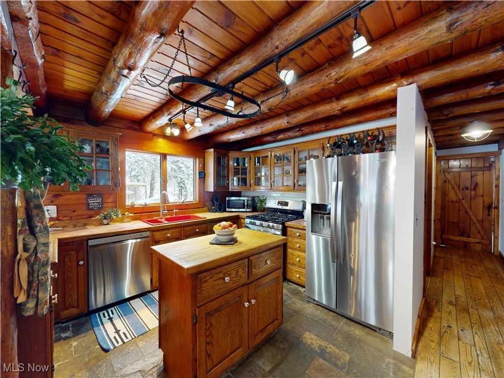 Photo of 13820 Aquilla Road, Burton, OH 44021 (MLS # 5176806)