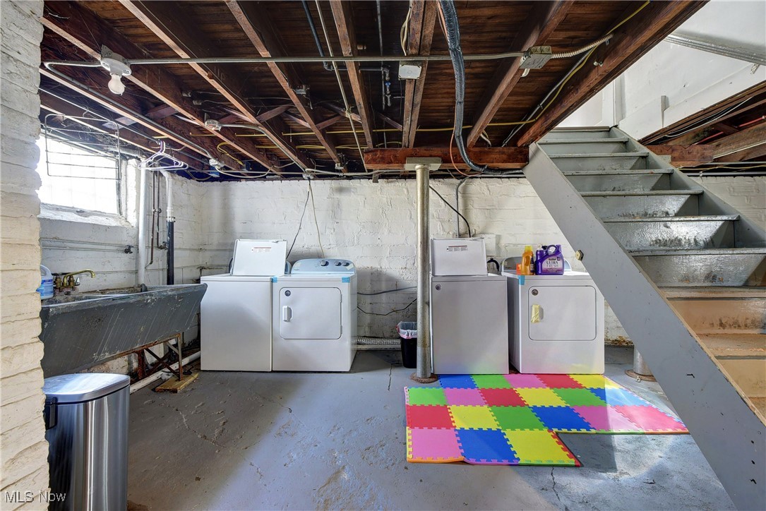 Henry Grombachers - Residential Income