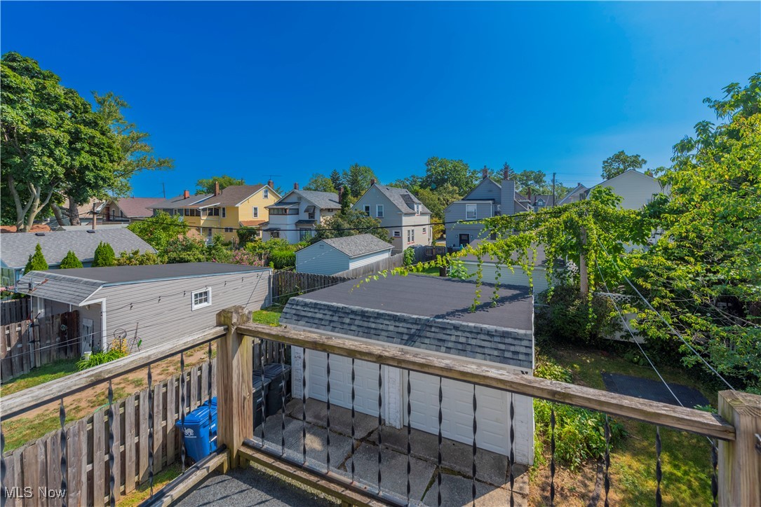 Henry Grombachers - Residential Income