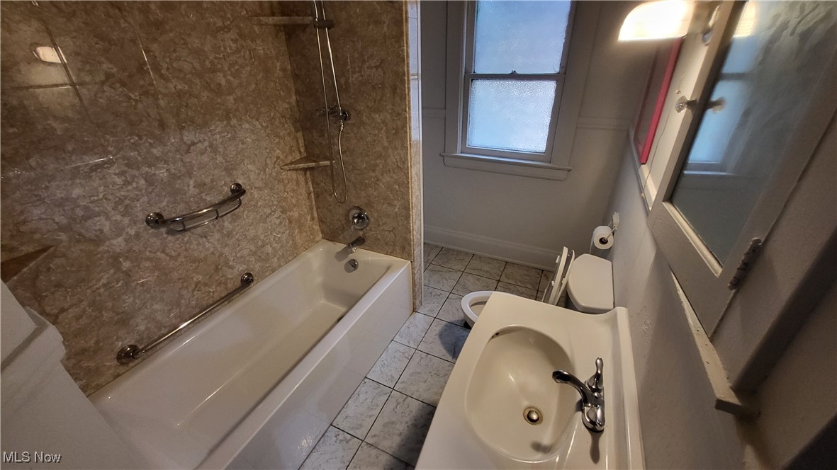 Cleveland, Ohio 44108, United States, 3 Bedrooms Bedrooms, ,2 BathroomsBathrooms,Residential,Active,37087