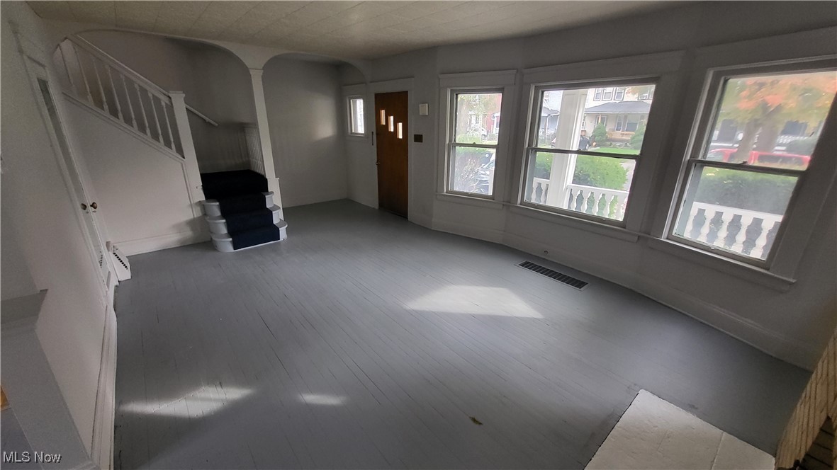 Cleveland, Ohio 44108, United States, 3 Bedrooms Bedrooms, ,2 BathroomsBathrooms,Residential,Active,37087