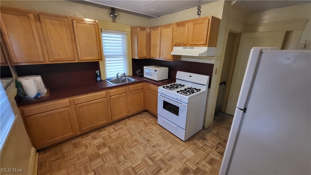 Cleveland, Ohio 44108, United States, 3 Bedrooms Bedrooms, ,2 BathroomsBathrooms,Residential,Active,37087