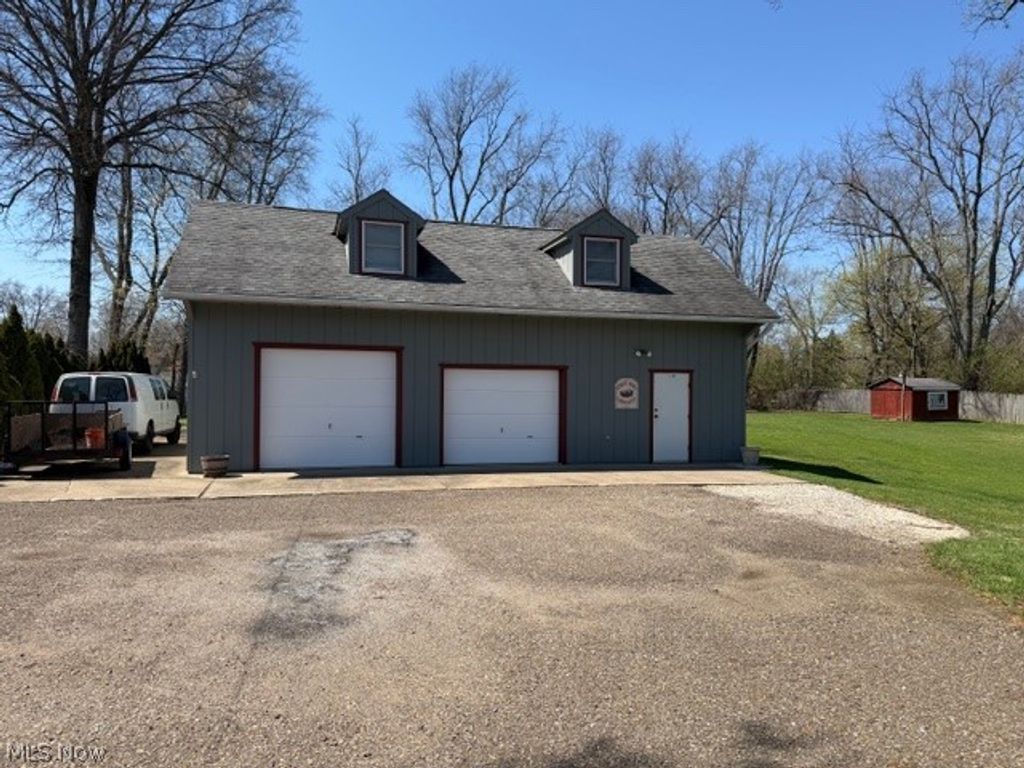 Photo of 1821 Whipple Avenue NW, Canton, OH 44708 (MLS # 5199999)