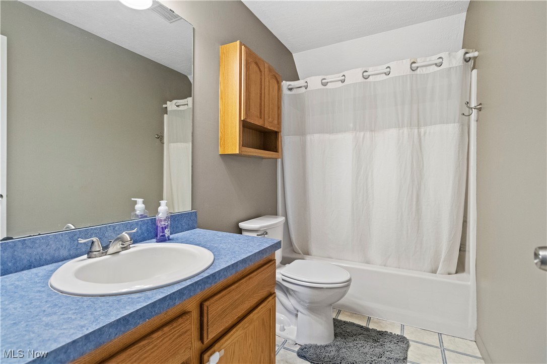 173 Halifax Lane, Medina, Ohio image 24