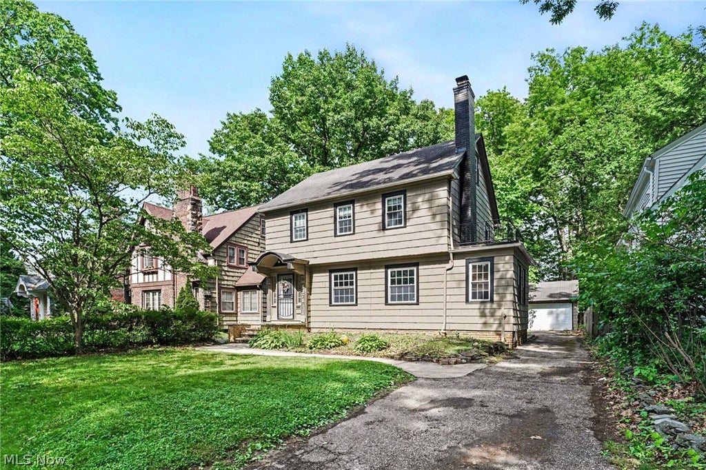 Photo of 1371 Lynn Park Drive, Cleveland, OH 44121 (MLS # 5223890)