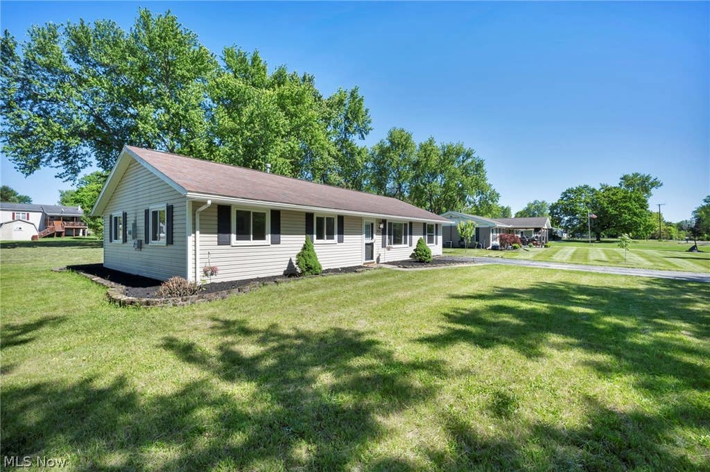Photo of 9794 Meldon Drive, Streetsboro, OH 44241 (MLS # 5217269)