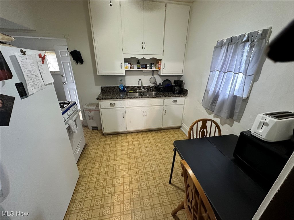 3202 Hillcrest Avenue, Cleveland, Ohio image 3