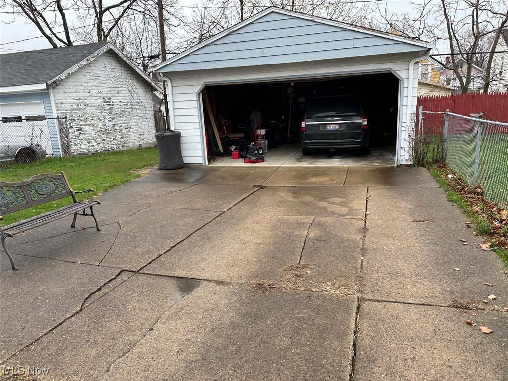 3202 Hillcrest Avenue, Cleveland, Ohio image 32
