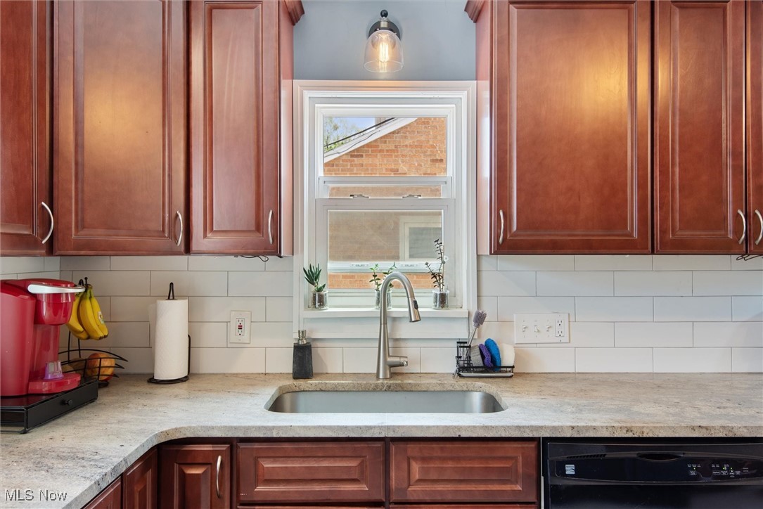 17409 Tarrymore Road, Cleveland, Ohio image 18