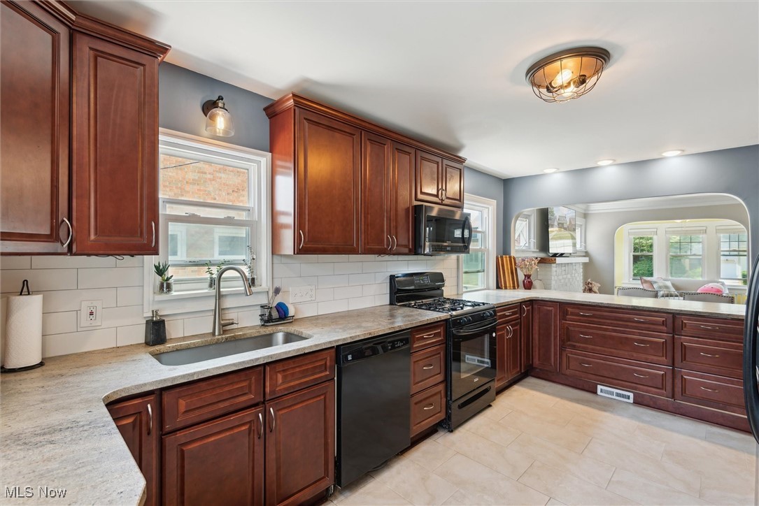 17409 Tarrymore Road, Cleveland, Ohio image 17
