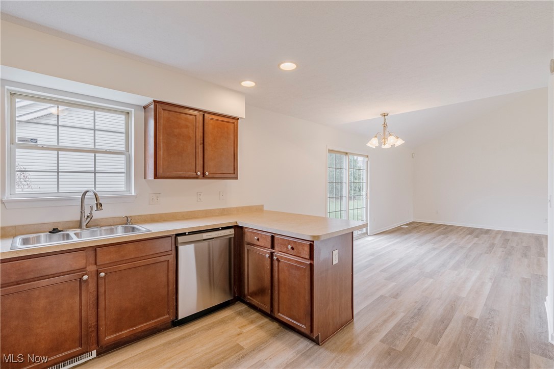 Creekside/Pleasant Lakes Condo - Residential