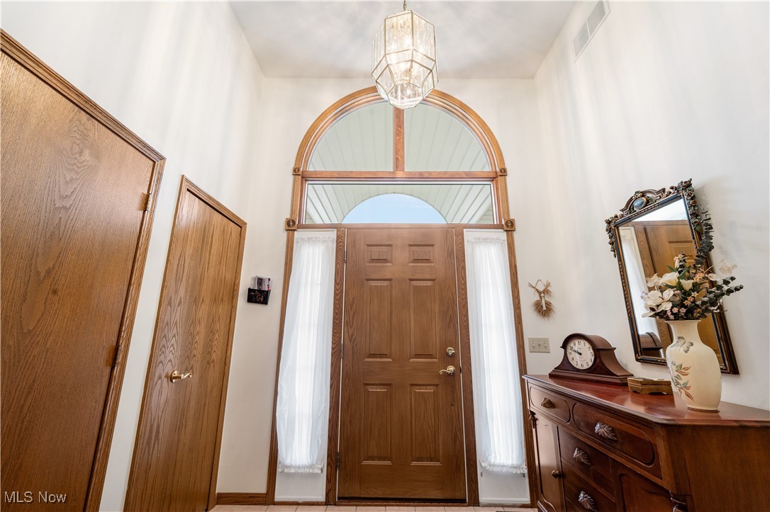 206 Blackstone Circle, Wadsworth, Ohio image 2