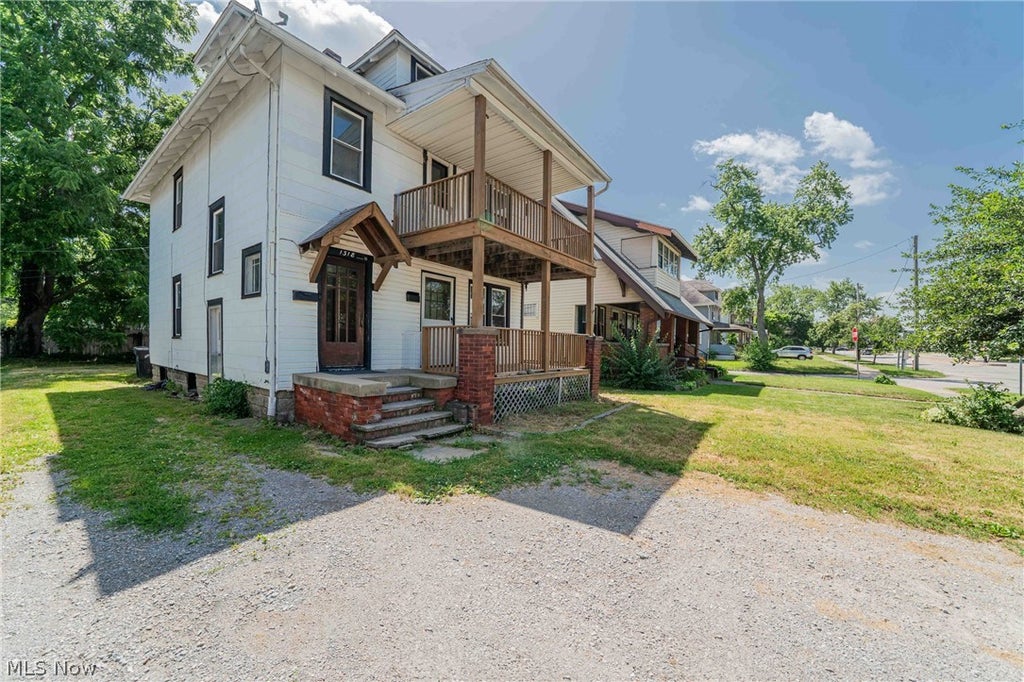 Photo of 1318 Middle Avenue, Elyria, OH 44035 (MLS # 5224263)