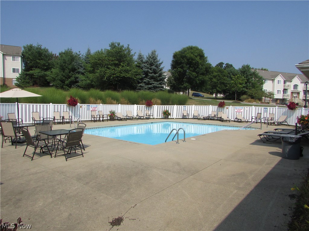 Brookledge Commons Condos - Residential