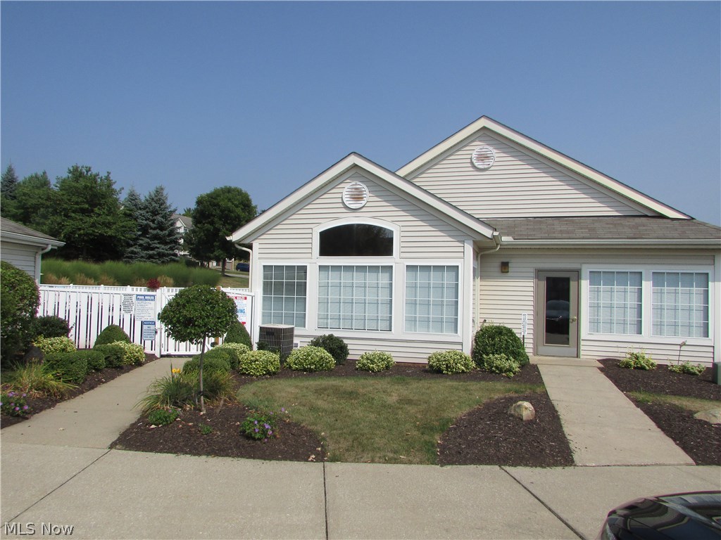 Brookledge Commons Condos - Residential