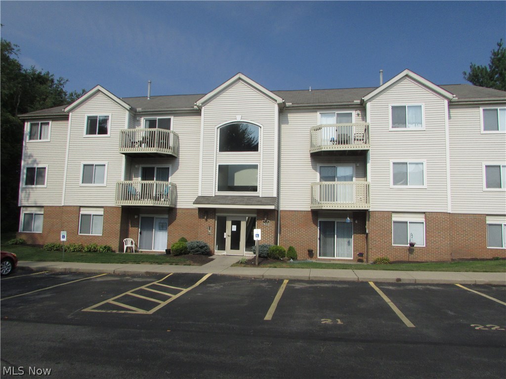 Brookledge Commons Condos - Residential