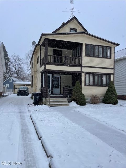 1916 Creston Avenue Cleveland OH 44109