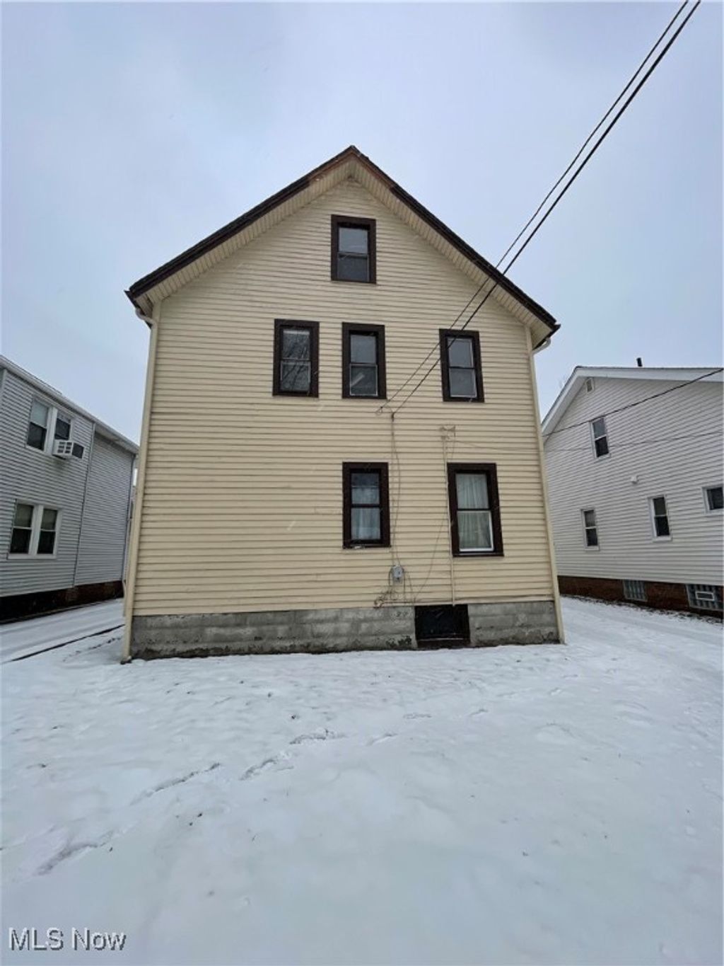 Photo of 1916 Creston Avenue, Cleveland, OH 44109 (MLS # 5178222)