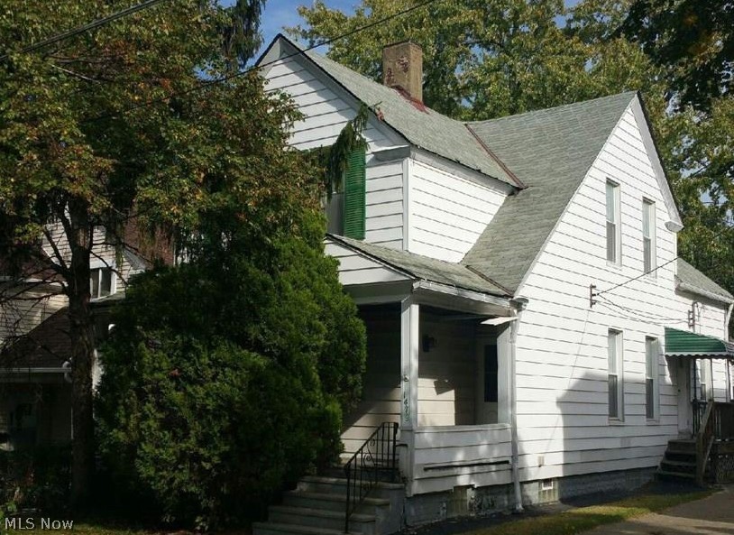 Perfect opportunity for saavy investor or owner occupant looking for some sweat equity! 2 story, 3 bedroom, 2 bathroom home located within walking distance to parks, schools, shopping and dining. Fast highway access... only minutes to I90 and downtown Cleveland.