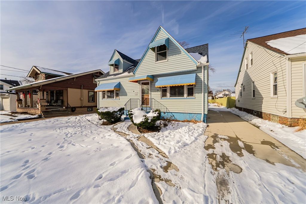 Photo of 15722 Lydian Avenue, Cleveland, OH 44111 (MLS # 5176259)