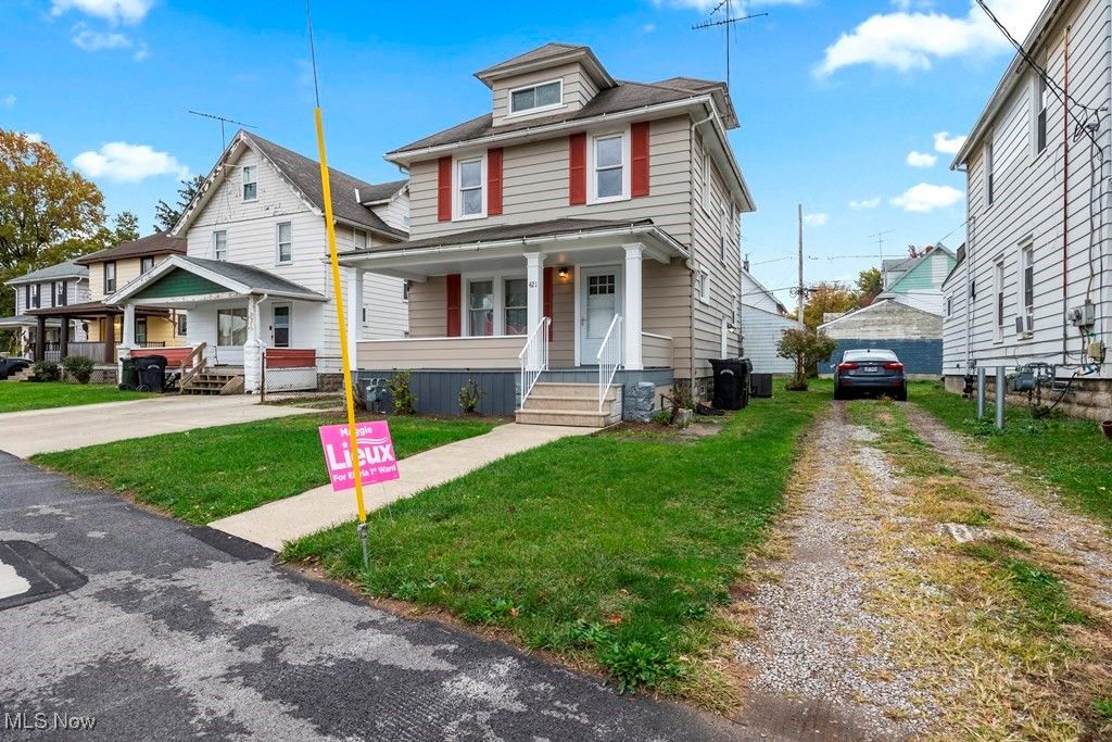 Photo of 421 E Broad Street, Elyria, OH 44035 (MLS # 5168308)
