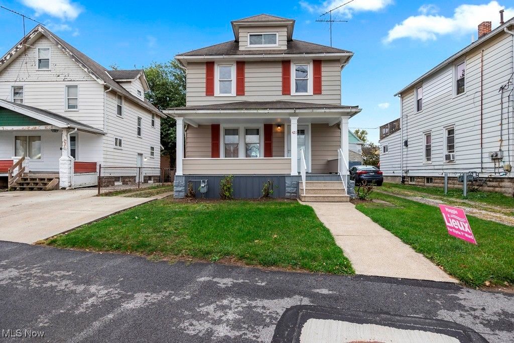 Photo of 421 E Broad Street, Elyria, OH 44035 (MLS # 5168308)