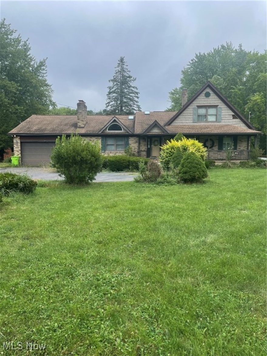 2.5 acres in Tallmadge! Welcome to 123 South Munroe! This charming bungalow home features 4-5 bedrooms, 2.5 baths, a first-floor laundry and 2 large outbuildings that are a car enthusiasts or do-it-yourselfers dream!
Sold before processing.