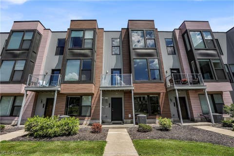 Condo For Sale - 1208 W 73rd Place<br/> Cleveland, OH 44102
