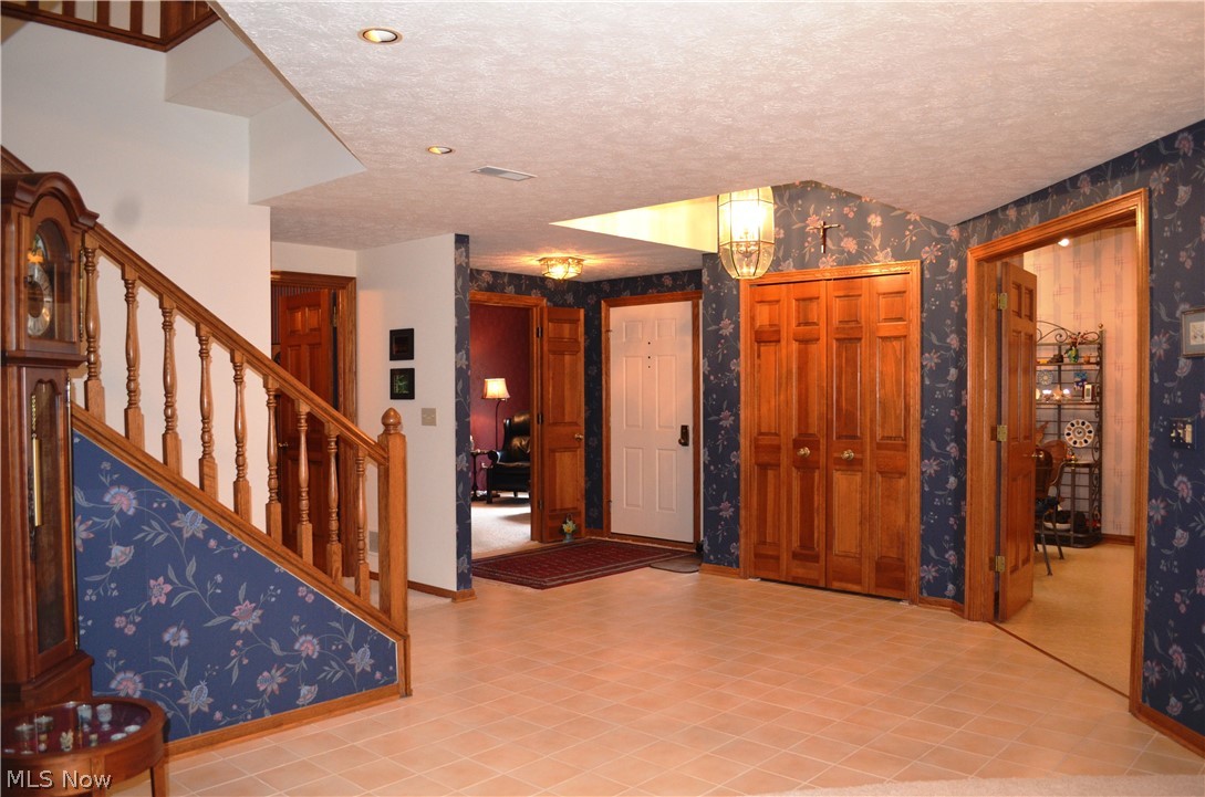 Shady Hollow Condo - Residential