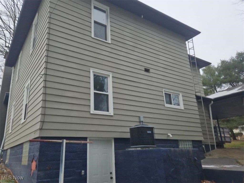 Photo of 3490 Steubenville Road SE, Carrollton, OH 44615 (MLS # 5185078)