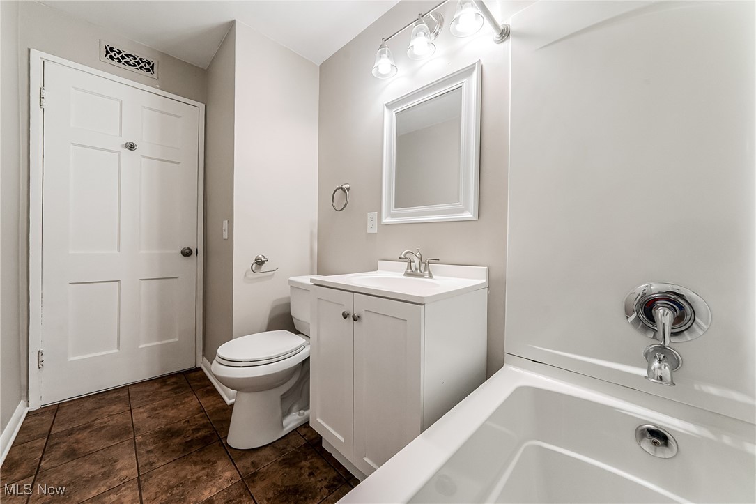18600 Rockland Avenue, Cleveland, Ohio image 15