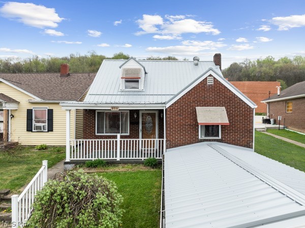 Main image without alt text