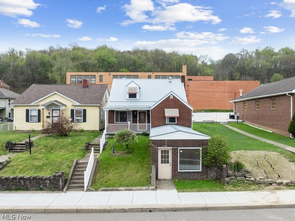 Main image without alt text