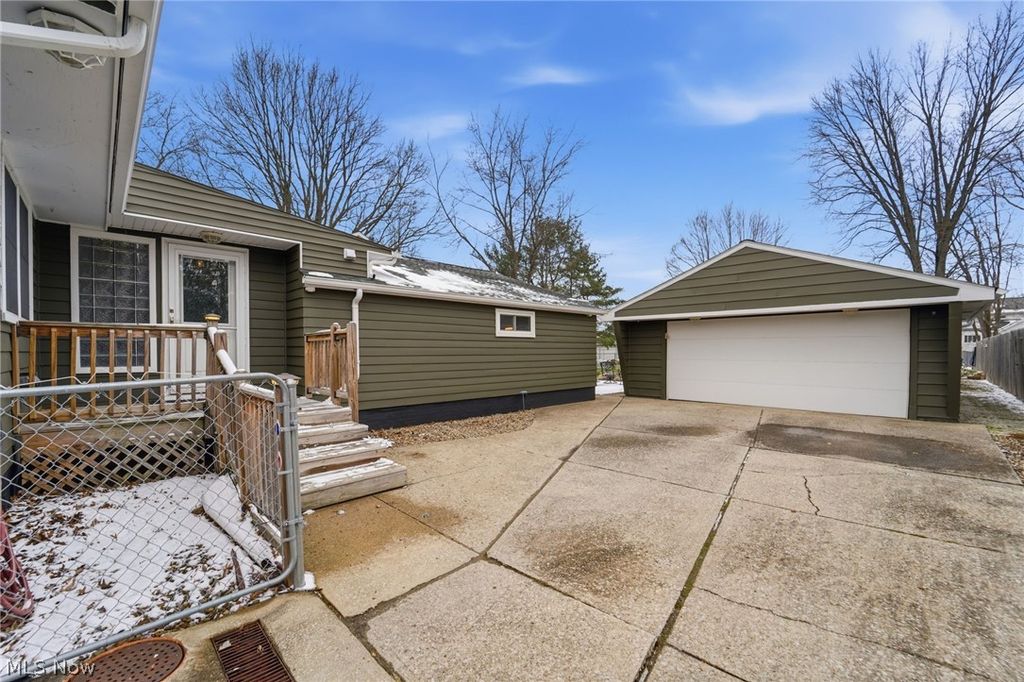 Photo of 36405 Stevens Boulevard, Willoughby, OH 44094 (MLS # 5194625)