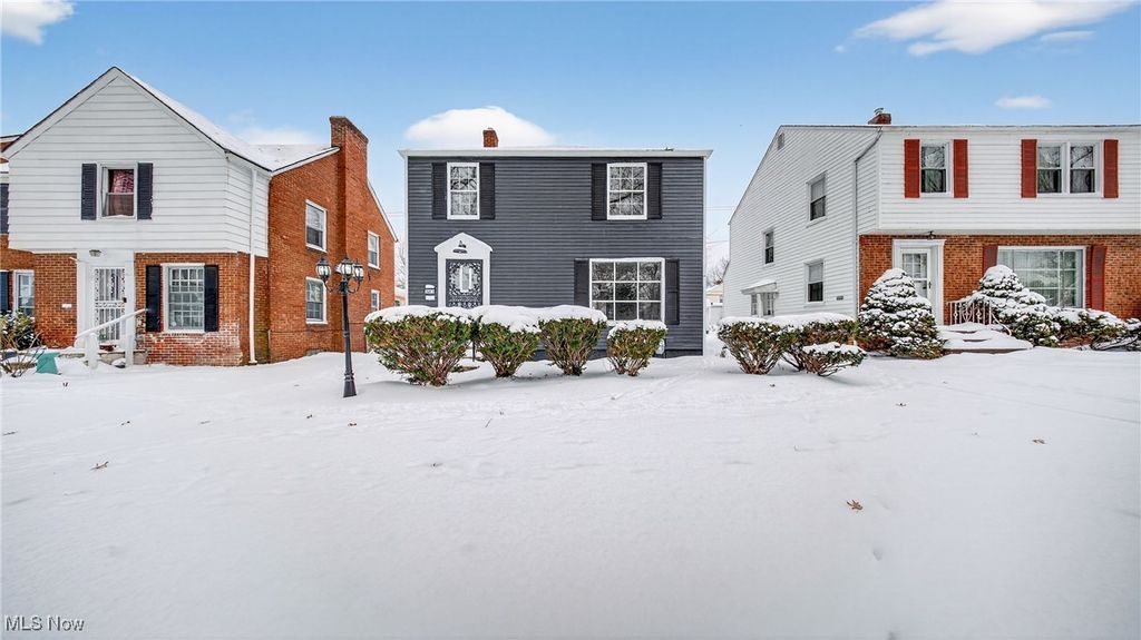 Photo of 16811 Invermere Avenue, Cleveland, OH 44128 (MLS # 5177746)