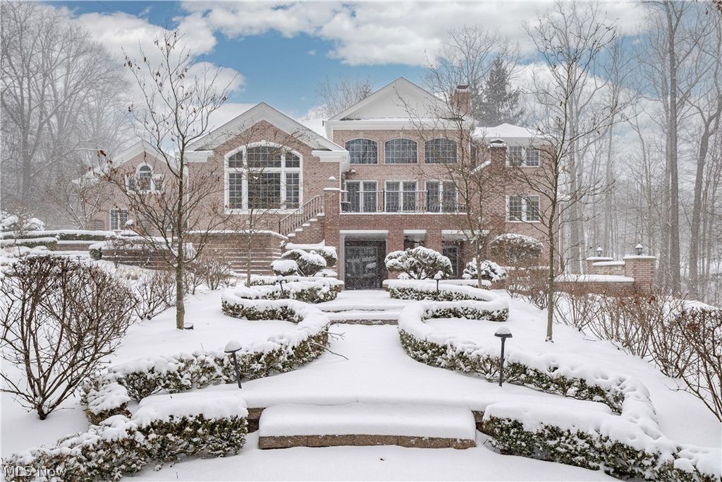 Photo of 2140 County Line Road, Gates Mills, OH 44040 (MLS # 5187663)