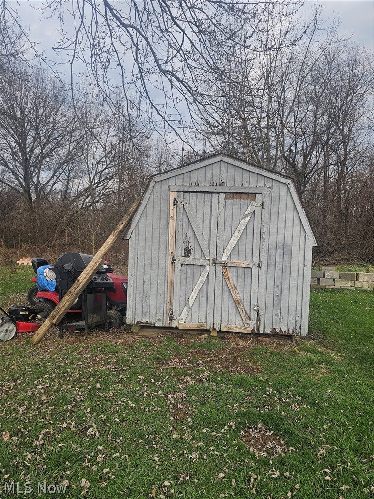 Colonial 03 - Residential