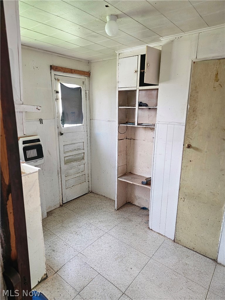 Colonial 03 - Residential