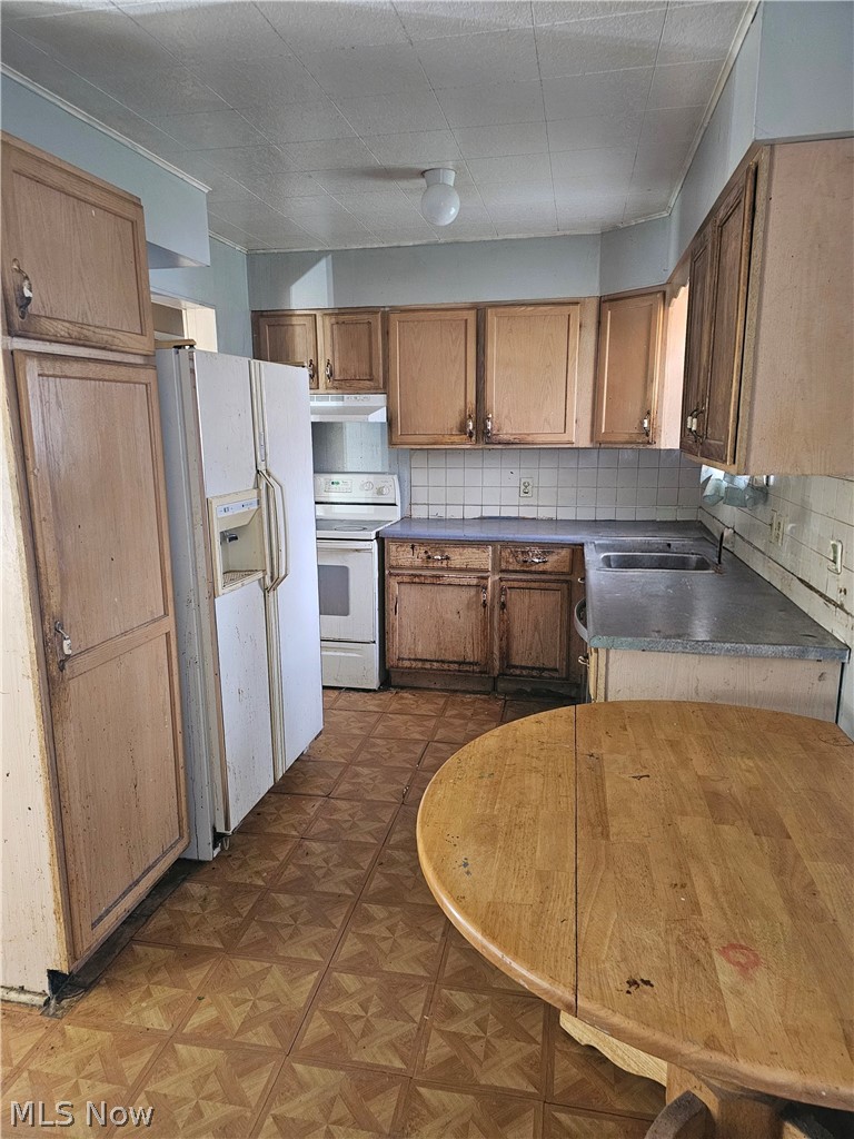 Colonial 03 - Residential