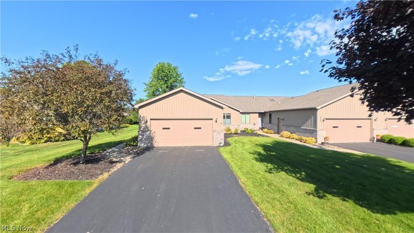 1108 SHADOW RIDGE DR, NILES, OH 44446 - Image f4dab7c63d2074a9be8cbaba1ffc8bb2/2891280864