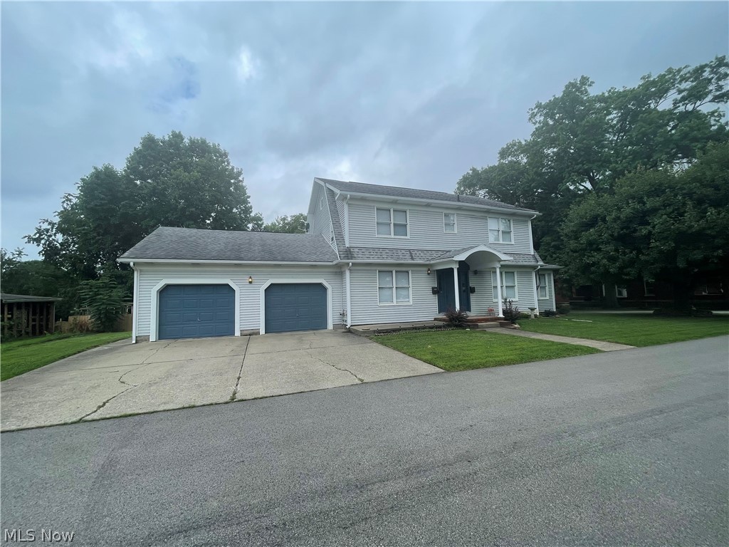 Very Nice..2-Story Duplex with Garage, Residential neighborhood, corner lot, front door common entrance leads to private entrances..Seperate garage for each unit..Seperate utility meters.. Unit A (smaller unit) has an attached garage entrance Unit B is more updated and has a larger footprint..each unity seperately metered for utilities..